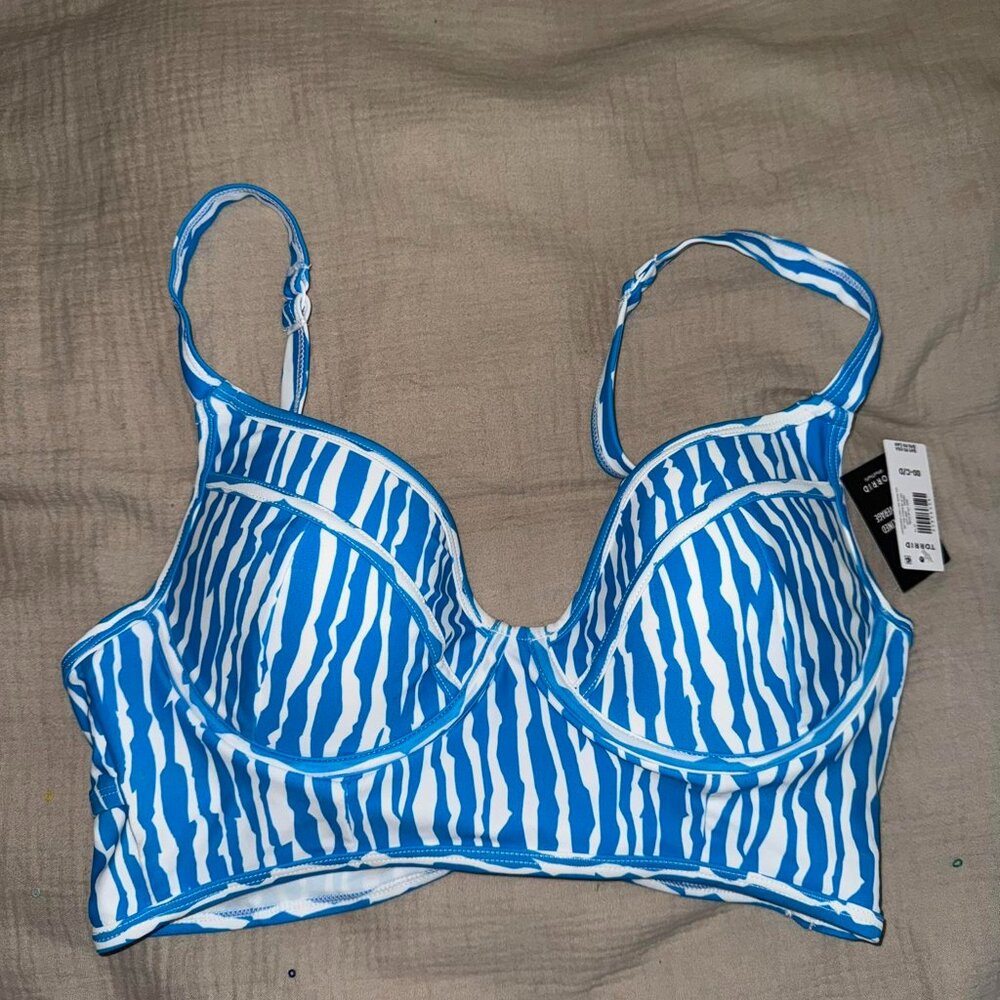 TORRID BATHING SUIT TOP - SIZE 00 C/D